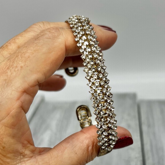 224. Rare Vintage Rhinestone Gold Tone Expandable Bracelet - Picture 6 of 8